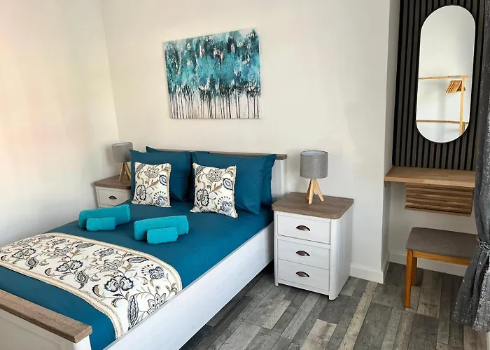 39 Wells Street Apartment